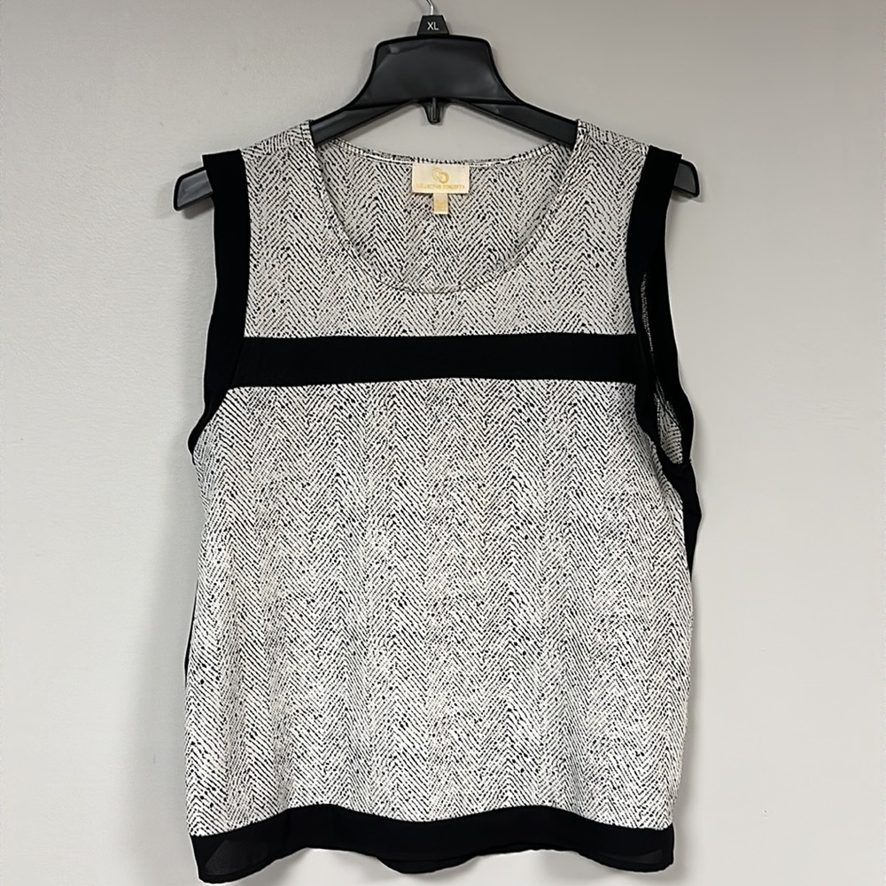 Creative Concepts Black and White sleeveless blouse, black accent stripes size M